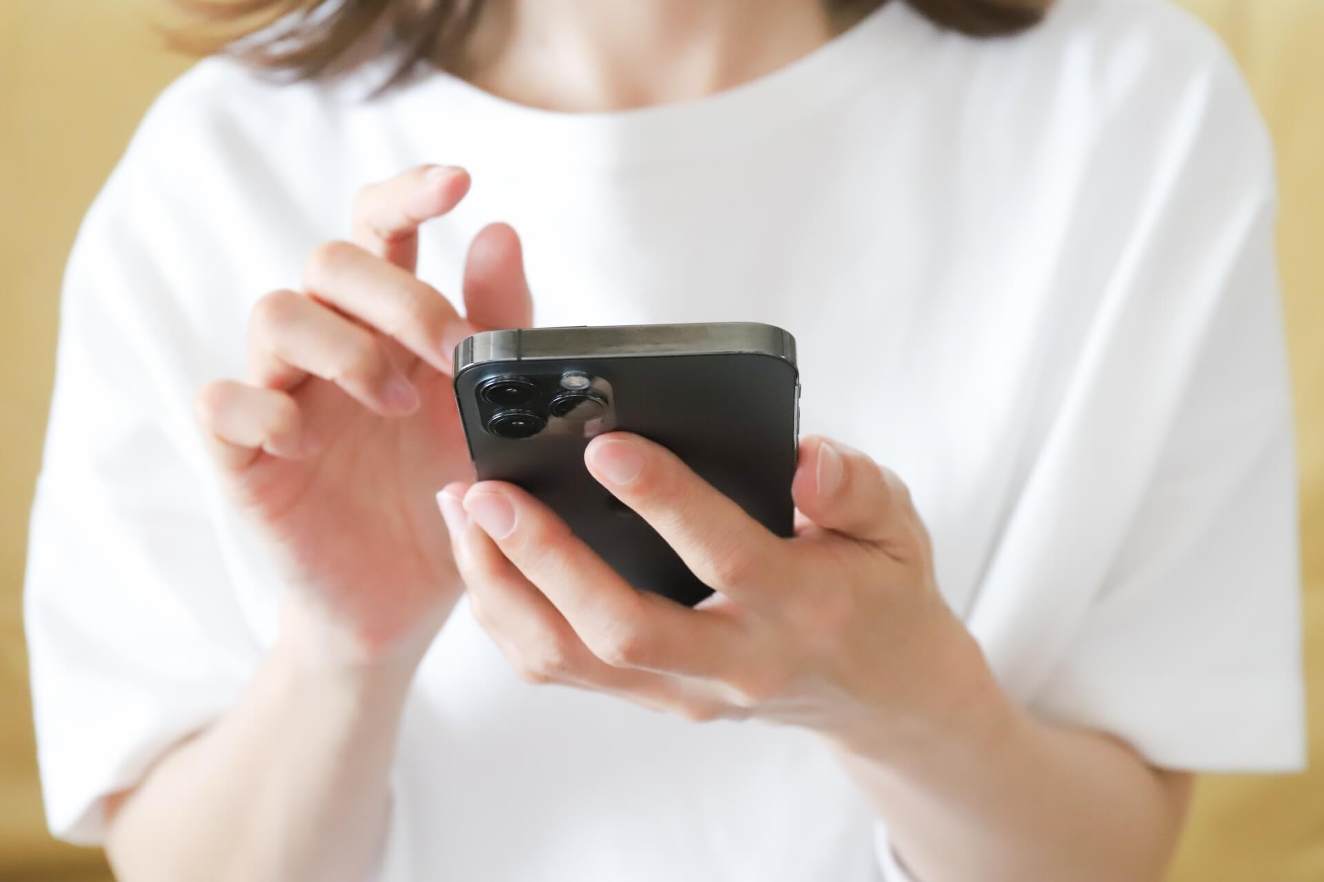 女性 スマホ