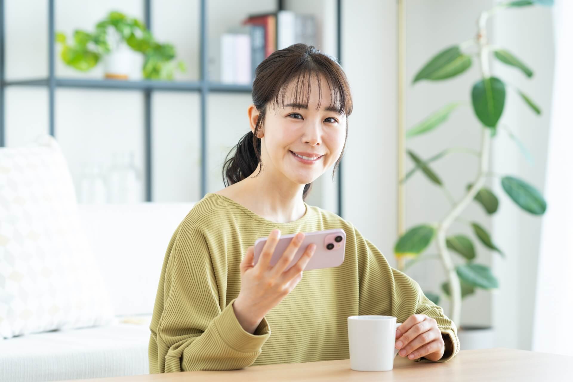 女性 スマホ