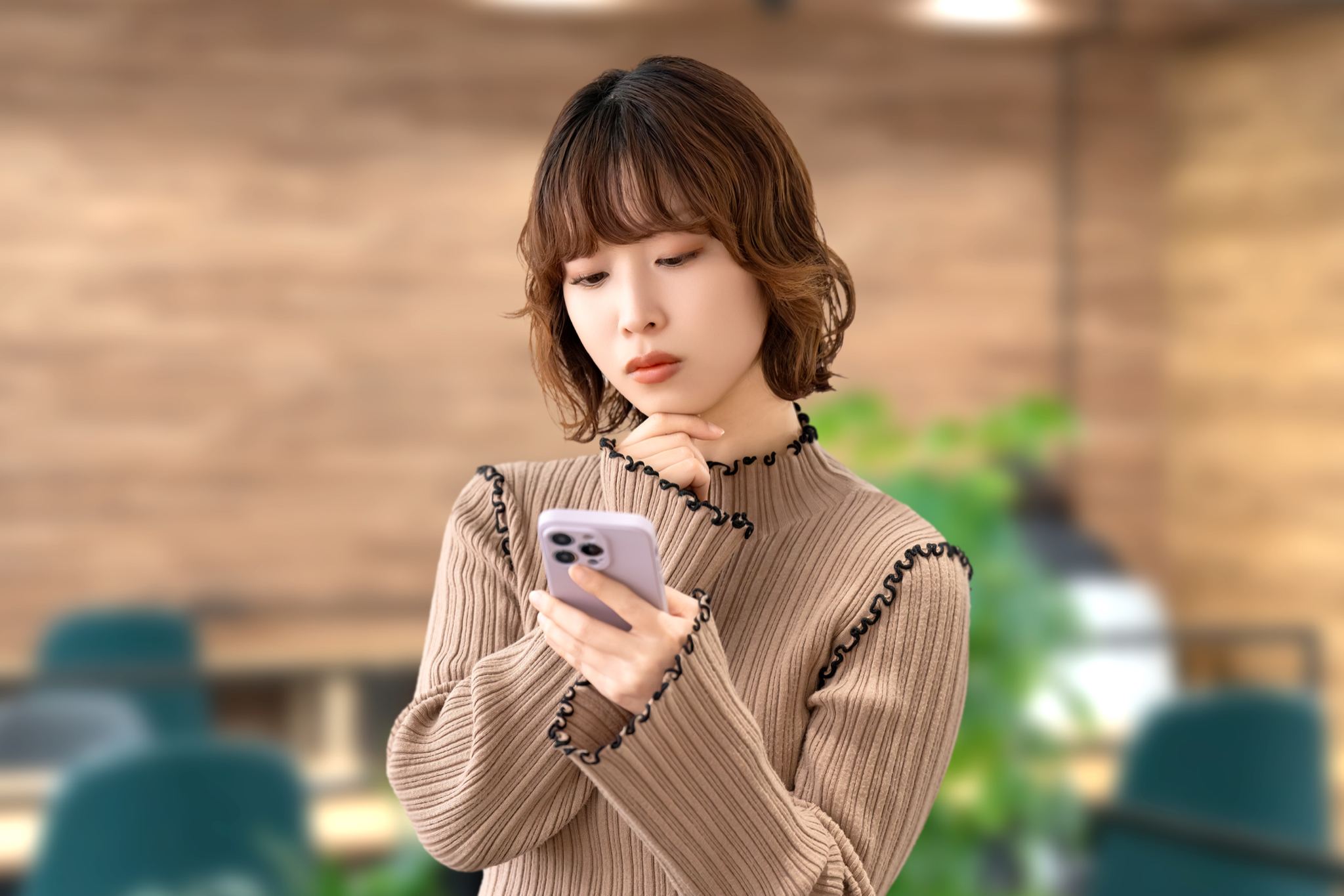 疑問をかかえる女性